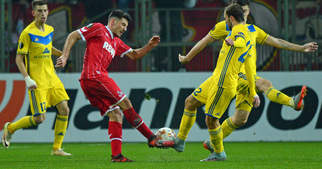 FC Cologne's midfielder from Serbia Milos Jojic and BATE Borisov's midfielder from Belarus Ihor Stasevich vie for the ball during the UEFA Europa League Group H football match between FC BATE Borisov and FC Cologne in Borisov outside Minsk on October 19, 2017. / AFP PHOTO / MAXIM MALINOVSKY (Photo credit should read MAXIM MALINOVSKY/AFP/Getty Images)