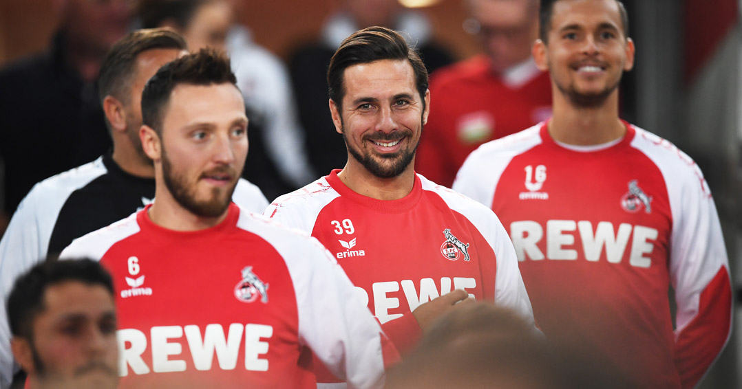STUTTGART, GERMANY - OCTOBER 13: Claudio Pizarro of 1.FC Koeln walks out of the tunnel before the Bundesliga match between VfB Stuttgart and 1. FC Koeln at Mercedes-Benz Arena on October 13, 2017 in Stuttgart, Germany. (Photo by Matthias Hangst/Bongarts/Getty Images)