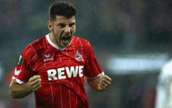Milos Jojic‘ Entwicklung: Mit langem Anlauf zum Führungsspieler COLOGNE, GERMANY - NOVEMBER 02: Milos Jojic of FC Koeln celebrates after scoring his sides fith goal during the UEFA Europa League group H match between 1. FC Koeln and BATE Borisov at RheinEnergieStadion on November 2, 2017 in Cologne, Germany. (Photo by Maja Hitij/Bongarts/Getty Images)
