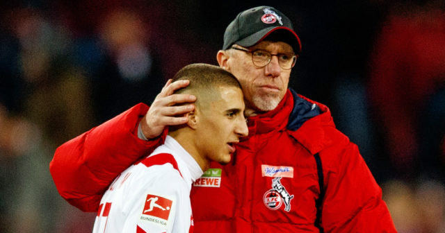 COLOGNE, GERMANY - NOVEMBER 26: Head coach Peter Stoeger of Koeln hughs Anas Ouahim after loosing the Bundesliga match between 1. FC Koeln and Hertha BSC at RheinEnergieStadion on November 26, 2017 in Cologne, Germany. (Photo by Lars Baron/Bongarts/Getty Images)