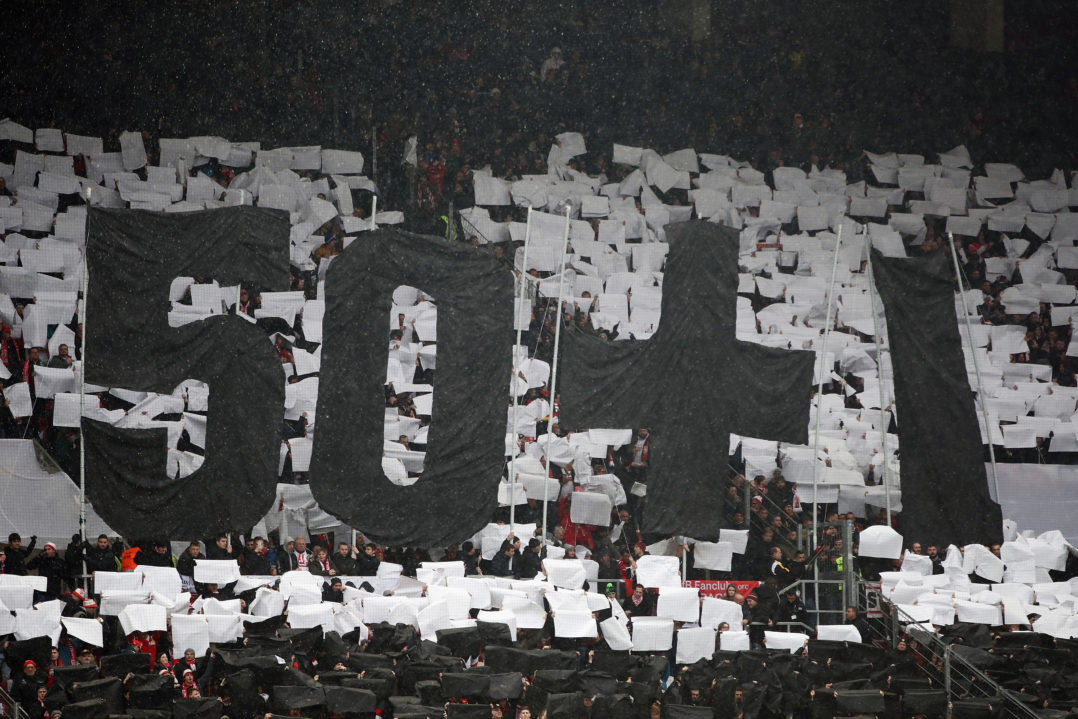 MAINZ, GERMANY - JANUARY 20: Fans of Stuttgart demonstrate for the 50+1 rule prior to the Bundesliga match between 1. FSV Mainz 05 and VfB Stuttgart at Opel Arena on January 20, 2018 in Mainz, Germany. (Photo by Alex Grimm/Bongarts/Getty Images)