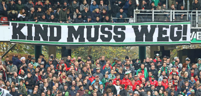 HANOVER, GERMANY - OCTOBER 28: Supporters of Hannover voice their opinion against Martin Kind, chairman of Hannover, before the Bundesliga match between Hannover 96 and Borussia Dortmund at HDI-Arena on October 28, 2017 in Hanover, Germany. (Photo by Martin Rose/Bongarts/Getty Images)