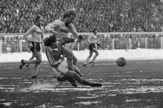 18. Februar 1978, Schneespiel in Dortmund. Konopka beinhart wie immer.