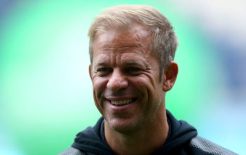 effzeh-Live: Anfang legt beim 1. FC Köln los – Hector bei WM im Einsatz DUISBURG, GERMANY - SEPTEMBER 22: Head coach Markus Anfang of Kiel looks on prior to the Second Bundesliga match between MSV Duisburg and Holstein Kiel at Schauinsland-Reisen-Arena on September 22, 2017 in Duisburg, Germany. (Photo by Christof Koepsel/Bongarts/Getty Images)