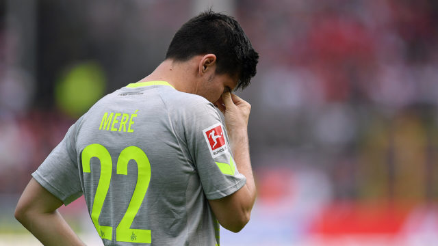 REIBURG IM BREISGAU, GERMANY - APRIL 28: Jorge Mere of Koeln looks dejected during the Bundesliga match between Sport-Club Freiburg and 1. FC Koeln at Schwarzwald-Stadion on April 28, 2018 in Freiburg im Breisgau, Germany. (Photo by Matthias Hangst/Bongarts/Getty Images)