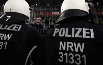 Gewahrsam und Überwachung: So gefährlich ist das neue Polizeigesetz COLOGNE, GERMANY - JANUARY 14: Police or Polizei watch the fans of Borussia Monchengladbach during the Bundesliga match between 1. FC Koeln and Borussia Moenchengladbach at RheinEnergieStadion on January 14, 2018 in Cologne, Germany. (Photo by Dean Mouhtaropoulos/Bongarts/Getty Images)
