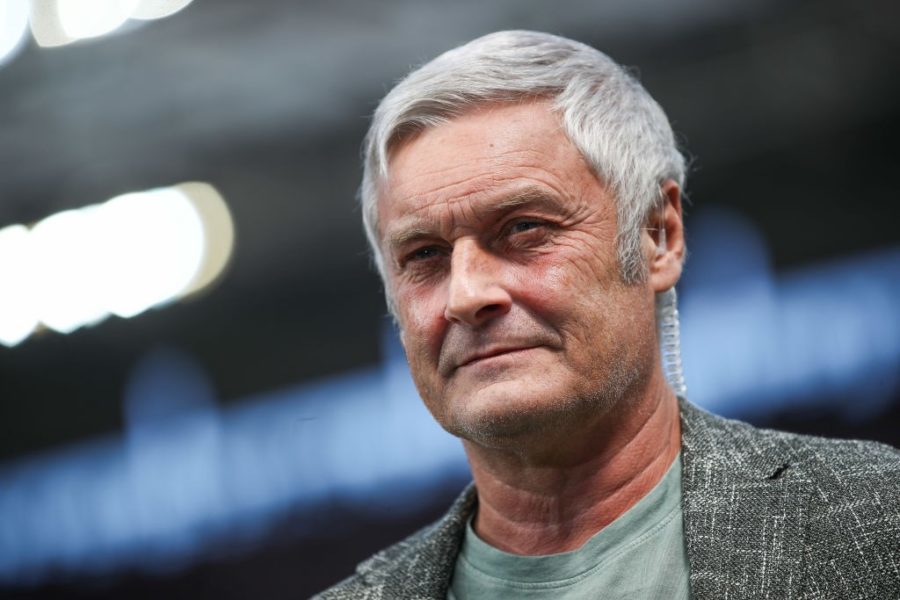 COLOGNE, GERMANY - MAY 05: Armin Veh of 1.FC Koeln looks on prior the Bundesliga match between 1. FC Koeln and FC Bayern Muenchen at RheinEnergieStadion on May 5, 2018 in Cologne, Germany. (Photo by Maja Hitij/Bongarts/Getty Images)