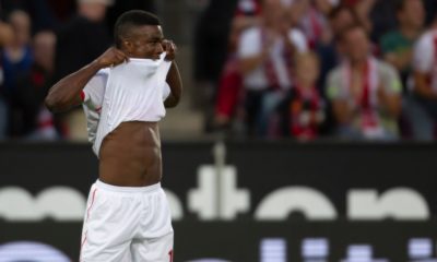 COLOGNE, GERMANY - AUGUST 13: Jhon Cordoba of Cologne lifts his shirt during the Second Bundesliga match between 1. FC Koeln and 1. FC Union Berlin at RheinEnergieStadion on August 13, 2018 in Cologne, Germany. (Photo by Juergen Schwarz/Bongarts/Getty Images)