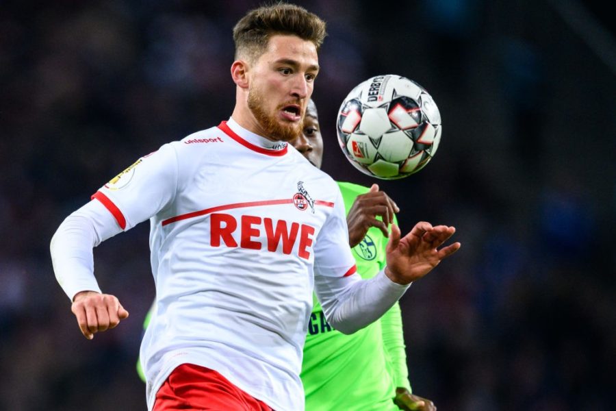 COLOGNE, GERMANY - OCTOBER 31: Salih Oezcan of Koeln controls the ball during the DFB Cup match between 1. FC Koeln and FC Schalke 04 at RheinEnergieStadion on October 31, 2018 in Cologne, Germany. (Photo by Lukas Schulze/Getty Images