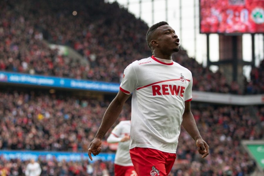 COLOGNE, GERMANY - DECEMBER 01: Jhon Cordoba #15 of 1.FC Koeln celebrates after scoring his team's third goal during the Second Bundesliga match between 1. FC Koeln and SpVgg Greuther Fuerth at RheinEnergieStadion on December 1, 2018 in Cologne, Germany. (Photo by Maja Hitij/Bongarts/Getty Images)