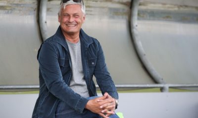 REUTLINGEN, GERMANY - JULY 14: Manager Armin Veh of 1.FC Koeln looks on during the pre-season friendly match between SSV Reutlingen v 1. FC Koeln at Stadion an der Kreuzeiche on July 14, 2019 in Reutlingen, Germany. (Photo by Christian Kaspar-Bartke/Bongarts/Getty Images)