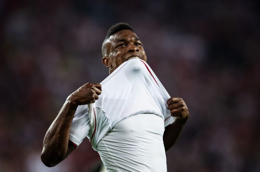 COLOGNE, GERMANY - AUGUST 23: Jhon Cordoba of 1. FC Koeln reacts after a chance at goal during the Bundesliga match between 1. FC Koeln and Borussia Dortmund at RheinEnergieStadion on August 23, 2019 in Cologne, Germany. (Photo by Matthias Hangst/Bongarts/Getty Images)