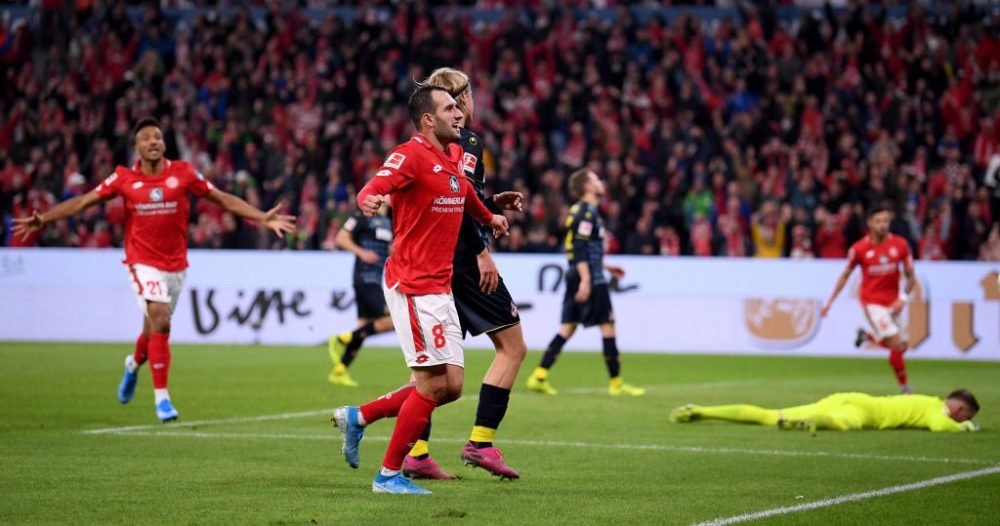 MAINZ, GERMANY - OCTOBER 25: Levin Öztunali of 1.FSV Mainz 05 celebrates after the third goal during the Bundesliga match between 1. FSV Mainz 05 and 1. FC Koeln at Opel Arena on October 25, 2019 in Mainz, Germany. (Photo by Alex Grimm/Bongarts/Getty Images)