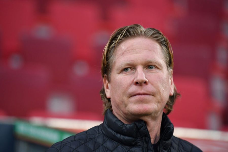 AUGSBURG, GERMANY - JANUARY 13: Head coach Markus Gisdol of Hamburg looks on prior to the Bundesliga match between FC Augsburg and Hamburger SV at WWK-Arena on January 13, 2018 in Augsburg, Germany. (Photo by Sebastian Widmann/Bongarts/Getty Images)