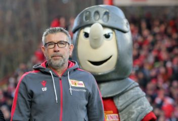 BERLIN, GERMANY - NOVEMBER 23: Head coach Urs Fischer of Berlin looks on prior to the Bundesliga match between 1. FC Union Berlin and Borussia Moenchengladbach at Stadion An der Alten Foersterei on November 23, 2019 in Berlin, Germany. (Photo by Matthias Kern/Bongarts/Getty Images)