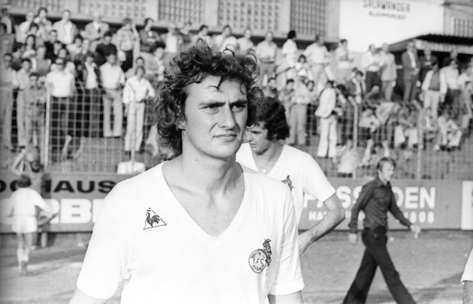 Bildnummer: 06986888 Datum: 24.08.1974 Copyright: imago/Ferdi Hartung Dieter Müller (1. FC Köln); 307 Fussball Herren vsw vneg xmk 1974 quer o0 1. BL, Saison 1974/1975, GER, Porträt, Aufnahmedatum geschätzt Image number 06986888 date 24 08 1974 Copyright imago Ferdi Hartung Dieter Mueller 1 FC Cologne 307 Football men Vsw Vneg xmk 1974 horizontal o0 1 BL Season 1974 1975 ger Portrait date estimated