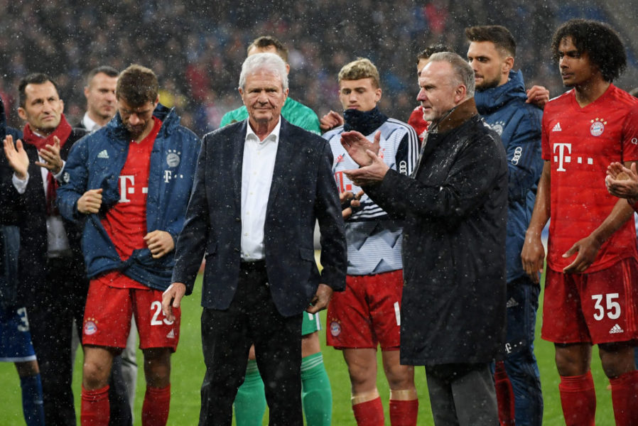 SINSHEIM, GERMANY - FEBRUARY 29: Karl-Heinz Rummenigge and Dietmar Hopp come together with players to applaud the home fans after demonstrations after the Bundesliga match between TSG 1899 Hoffenheim and FC Bayern Muenchen at PreZero-Arena on February 29, 2020 in Sinsheim, Germany. (Photo by Matthias Hangst/Bongarts/Getty Images)