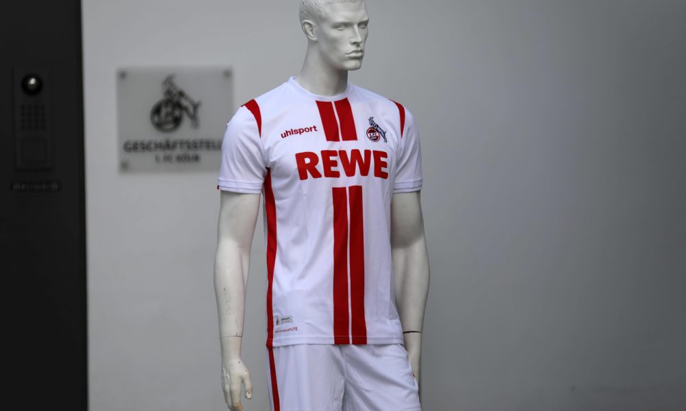 1. FC Köln 1. Fussball Bundesliga Saison 2020 2021 Geißbockheim Köln Deutschland 03.08.2020 Neues Heimtrikot *** 1 FC Cologne 1 Football Bundesliga Season 2020 2021 Geißbockheim Cologne Germany 03 08 2020 New home kit
