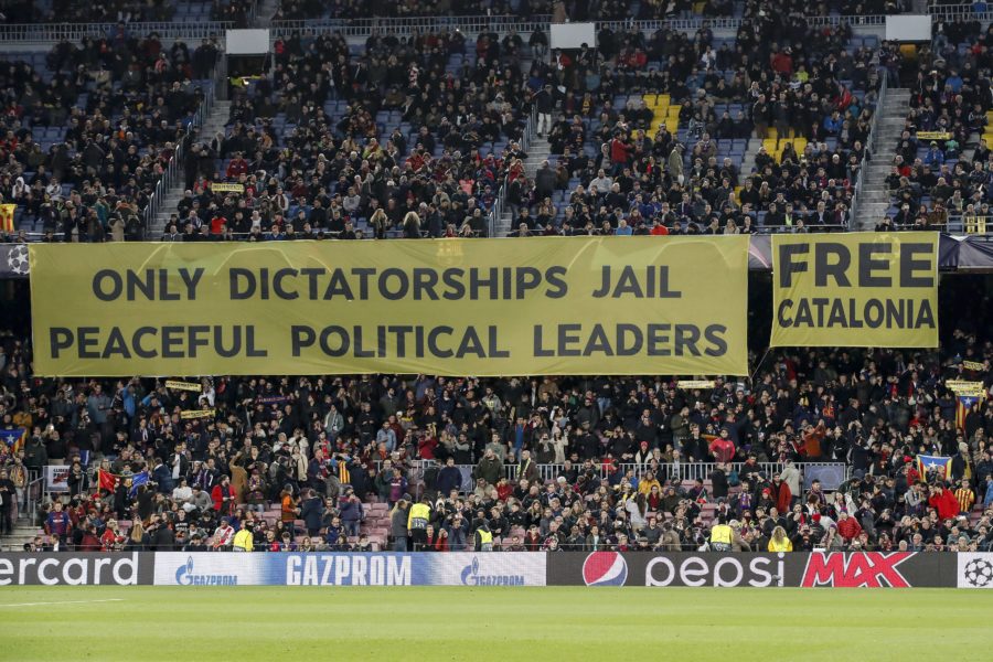 fans of FC Barcelona Barca protest with banner Only dictatorship jail peaceful political leaders. Free Catalonia. during the UEFA Champions League group B match between FC Barcelona and Tottenham Hotspur FC at the Camp Nou stadium on December 11, 2018 in Barcelona, Spain UEFA Champions League 2018/2019 xVIxVIxImagesx/xMauricexvanxSteenxIVx PUBLICATIONxINxGERxSUIxAUTxONLY 13058957