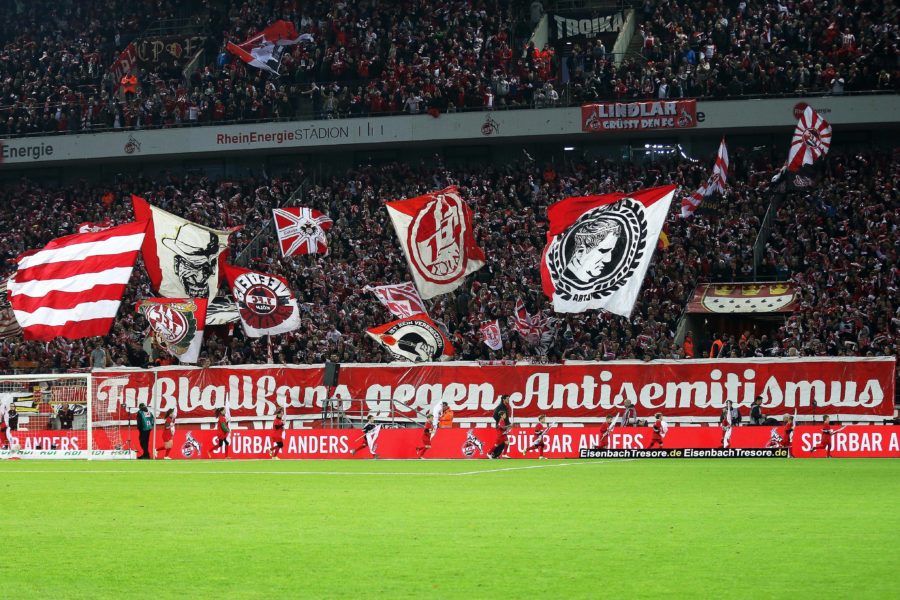 xuhx, Koeln, Rheinenergiestadion, 30.10.16, 1.Bundesliga - 9.Spieltag: 1.FC Koeln - Hamburger SV Bild: Fankurve, Fans, Fanblock Köln mit Spruchband Fussballfans gegen Antisemitismus Koeln xuhx Cologne RheinEnergie Stadium 30 10 16 1 Bundesliga 9 Matchday 1 FC Cologne Hamburg SV Picture Fankurve supporters Fanblock Cologne with Banner Football fans against Anti-Semitism Cologne