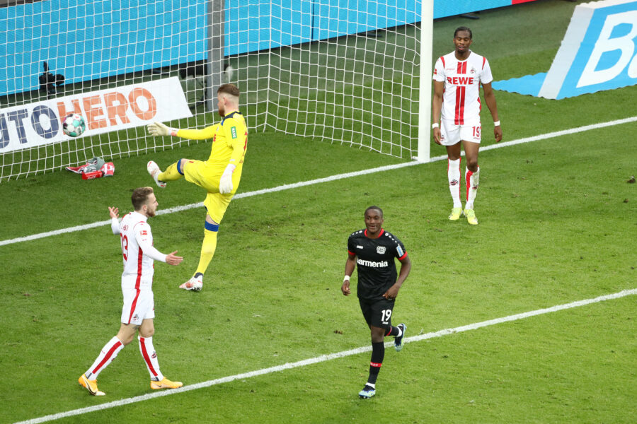 Leverkusen vs. Köln Bayer 04 Leverkusen vs. 1.FC Köln, 29. Spieltag, Bayarena, 17.04.2021, 18.30 Uhr, Kopfballabwehr von links: Moussa Diaby Bayer jubelt nach seinem Tor zum 2:0, DFL REGULATIONS PROHIBIT ANY USE OF PHOTOGRAPHS AS IMAGE SEQUENCES AND/OR QUASI-VIDEO, 17.04.2021, *** Leverkusen vs Cologne Bayer 04 Leverkusen vs 1 FC Cologne, 29 Spieltag, Bayarena, 17 04 2021, 6 30 pm, header clearance from left Moussa Diaby Bayer cheers after his goal to make it 2 0, DFL REGULATES PROHIBIT ANY USE OF PHOTOGRAPHS AS IMAGE SEQUENCES AND OR QUASI VIDEO, 17 04 2021,