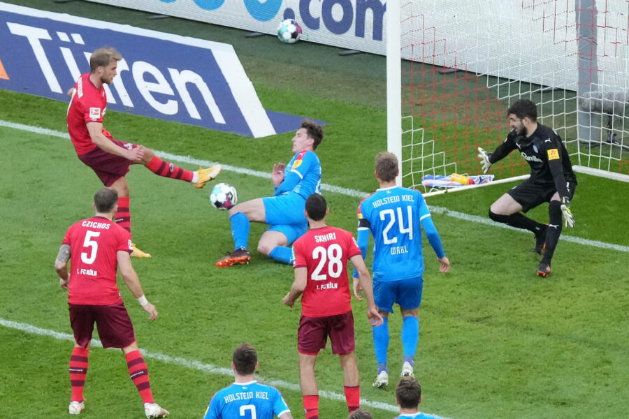 GER, 1.FBL. Relegation 1. FC Koeln vs Holstein Kiel / 26.05.2021, Rheinenergie Stadion, Koeln, GER, 1.FBL. Relegation 1. FC Koeln vs Holstein Kiel, im Bild: torchance fuer Sebastian Andersson FC Koeln 9, nordphotoxGmBHx/xMeuter nph00351