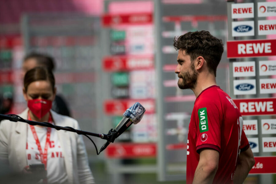 1. Fussball Bundesliga 1. FC Koeln - SC Freiburg 09.05.2021 Jonas Hector 1. FC Koeln, 14 im Interview 1. Fussball Bundesliga, 1. FC Koeln - SC Freiburg, Koeln, Rheinenergiestadion Foto: BEAUTIFUL SPORTS/ Wunderl / Pool DFL REGULATIONS PROHIBIT ANY USE OF PHOTOGRAPHS AS IMAGE SEQUENCES AND/OR QUASI-VIDEO. Koeln RheinenergieStadion NRW Deutschland *** 1 Football Bundesliga 1 FC Koeln SC Freiburg 09 05 2021 Jonas Hector 1 FC Koeln, 14 in Interview 1 Football Bundesliga, 1 FC Koeln SC Freiburg, Koeln, Rheinenergiestadion Foto BEAUTIFUL SPORTS Wunderl Pool DFL REGULATIONS PROHIBIT ANY USE OF PHOTOGRAPHS AS IMAGE SEQUENCES AND OR QUASI VIDEO Koeln RheinenergieStadion NRW Germany Poolfoto Foto: Steffie Wunderl / Beautifu ,EDITORIAL USE ONLY