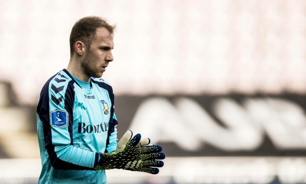 FC Midtjylland v Broendby IF, Danish 3F Superliga football, Herning, Denmark Herning, Denmark. 05th, April 2021. Goalkeeper Marvin Schwäbe 1 of Broendby IF seen during the 3F Superliga match between FC Midtjylland and Broendby IF at MCH Arena in Herning. Herning Denmark PUBLICATIONxNOTxINxDENxNOR Copyright: xGonzalesxPhoto/LassexLagonix