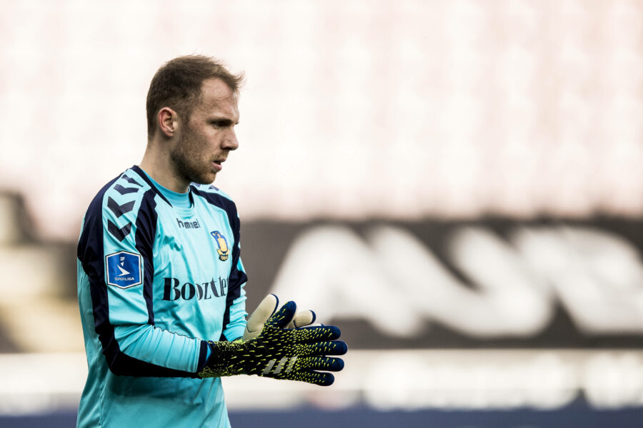 FC Midtjylland v Broendby IF, Danish 3F Superliga football, Herning, Denmark Herning, Denmark. 05th, April 2021. Goalkeeper Marvin Schwäbe 1 of Broendby IF seen during the 3F Superliga match between FC Midtjylland and Broendby IF at MCH Arena in Herning. Herning Denmark PUBLICATIONxNOTxINxDENxNOR Copyright: xGonzalesxPhoto/LassexLagonix